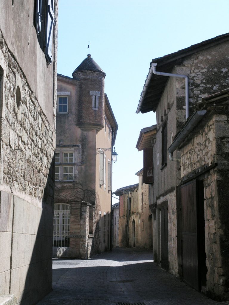 rue porte Neuve with turret